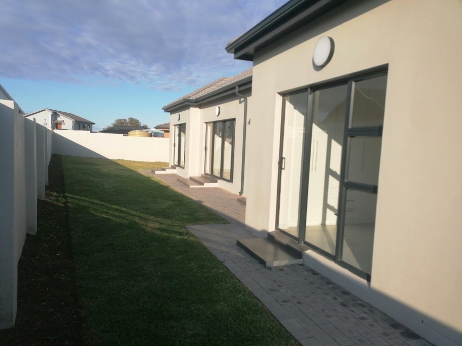 4 Bedroom Property for Sale in Fountains Estate Eastern Cape